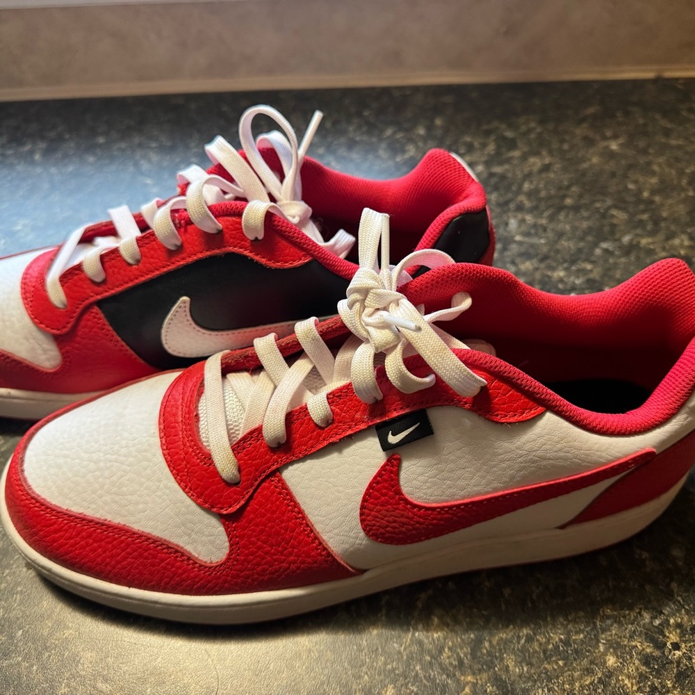 Men’s White and Red Low-Top Sneakers